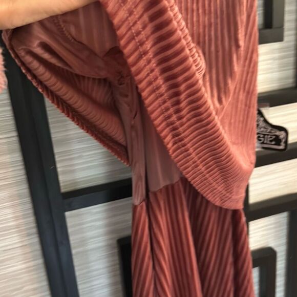 NWT Angie velvet burnout striped swing dress spaghetti straps Nordstrom rack siz - Picture 4 of 6